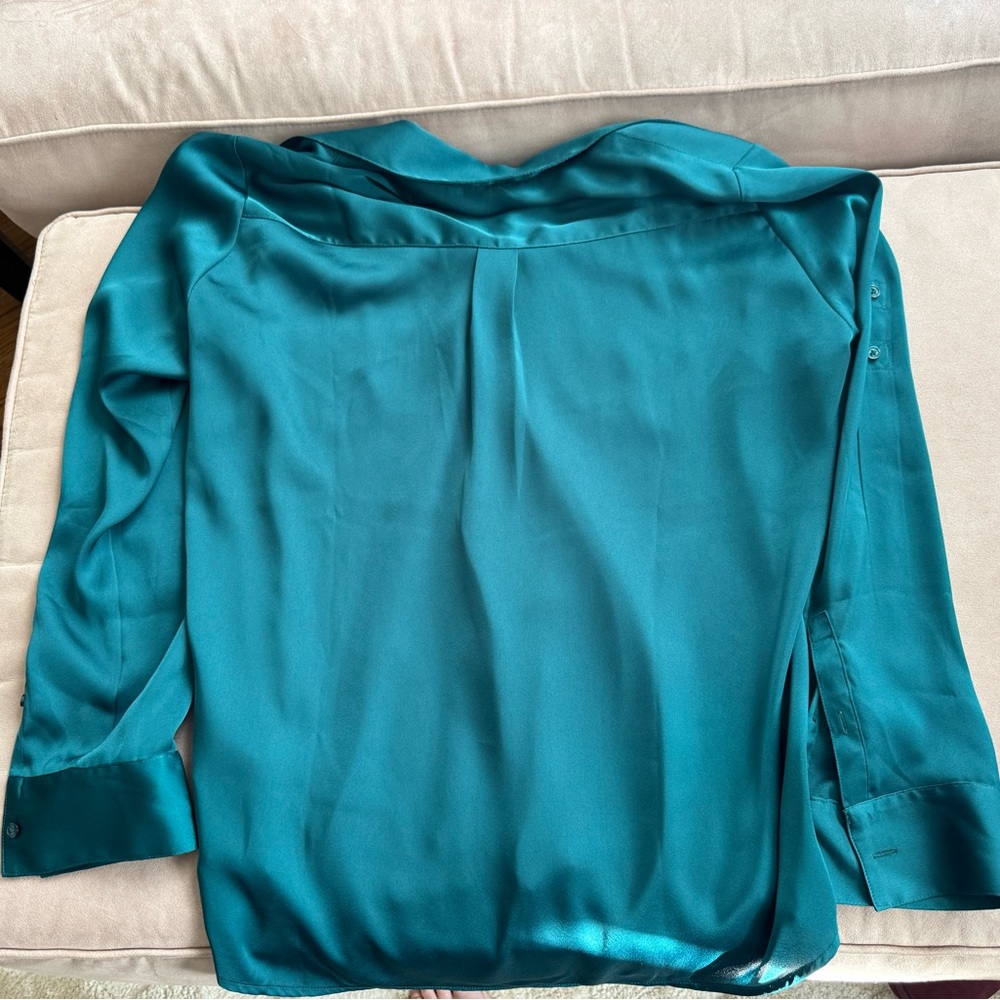 Express The Portofino Shirt satiny silky blouse shirt gorgeous green large - Picture 9 of 10